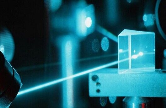 “中國(guó)激光產(chǎn)業(yè)社團(tuán)聯(lián)盟”在滬成立 “中國(guó)激光產(chǎn)業(yè)社團(tuán)聯(lián)盟”在滬成立