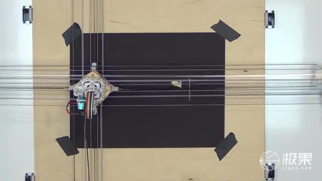 Utensil壁掛式繪畫機(jī)器人 Utensil壁掛式繪畫機(jī)器人